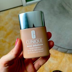 Clinique Acne Solutions Liquid Makeup, Shade No. 5